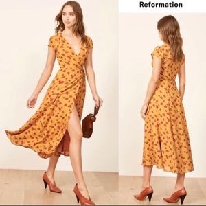 Reformation yellow floral midi wrap dress NWT Small
